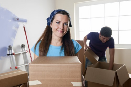 Compact moving service for household and office transport